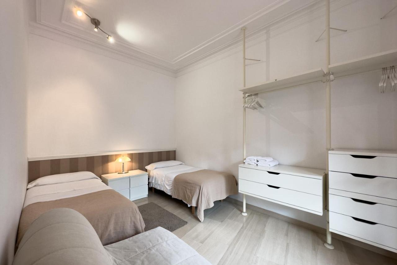 ApartEasy - Passeig de Gracia Barcelona Exterior foto