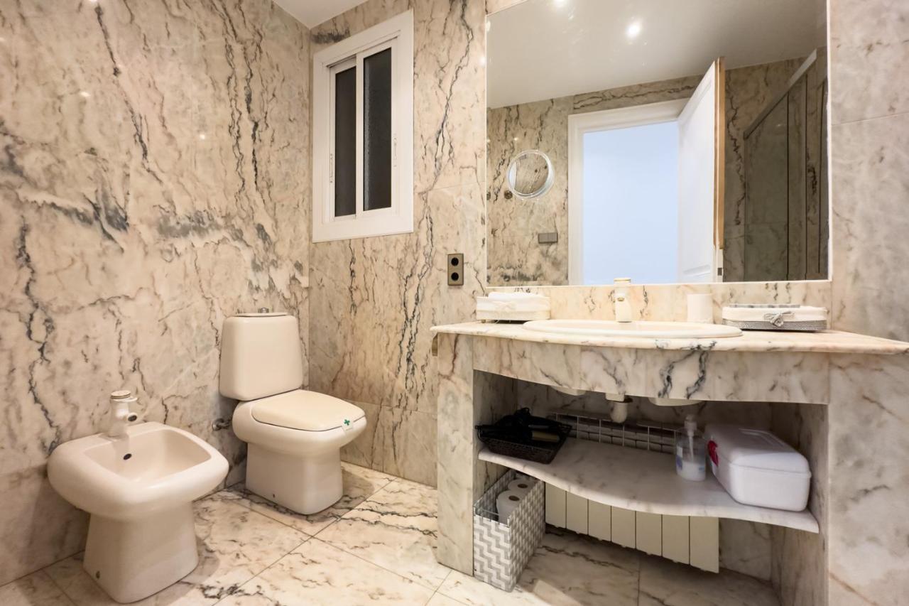 ApartEasy - Passeig de Gracia Barcelona Exterior foto